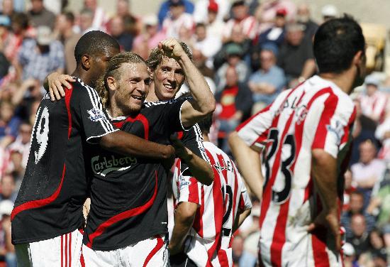 海纳：没注意到针对赫内斯的横幅；拜仁的章程比50+1严格